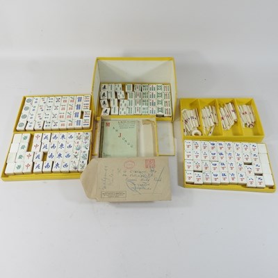 Lot 305 - A vintage mah jong set